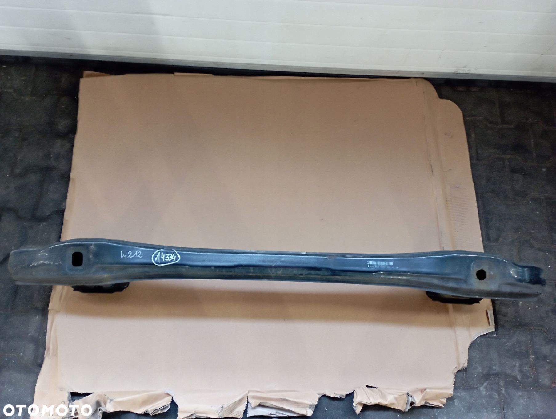 MERCEDES W212 BELKA ZDERZAKA TYŁ TYLNA WZMOCNIENIE A2126100714 - 1