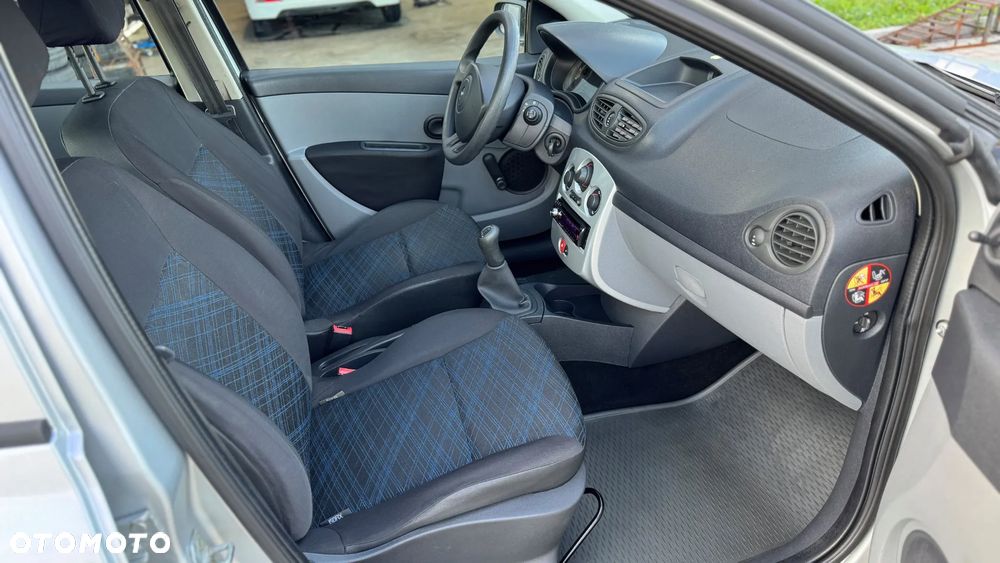 Renault Clio 1.2 16V Authentique - 16