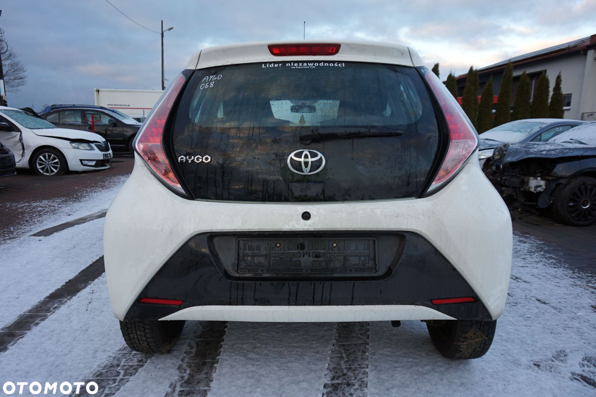 TOYOTA AYGO II 5D HB 2017 068 1.0 12V 1KR-FE 69KM C551 BIAŁY na części - 4