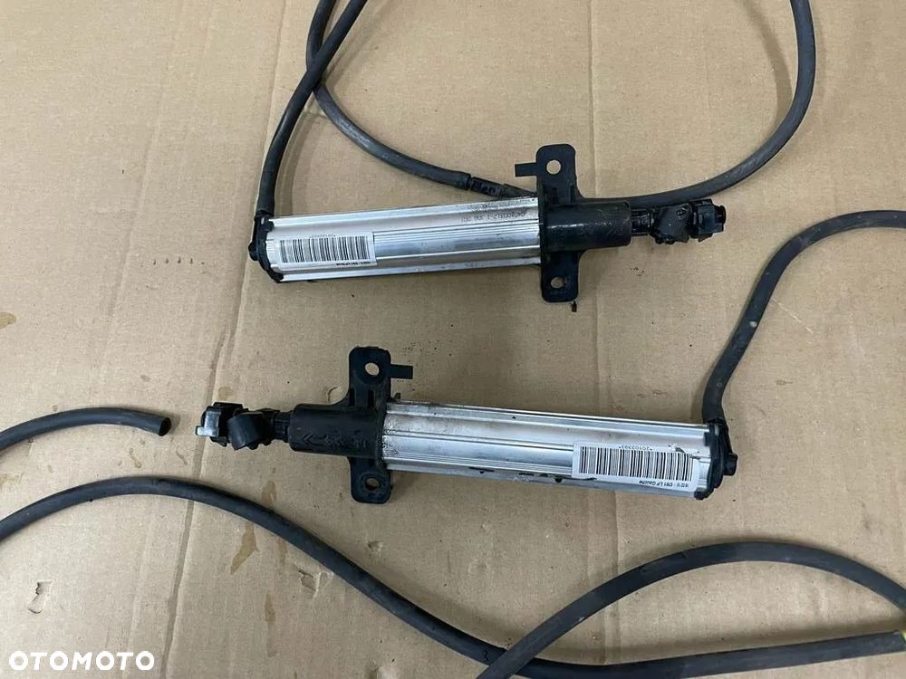 SPRYSKIWACZE LAMP PRZÓD RENAULT LAGUNA III COUPE - 2