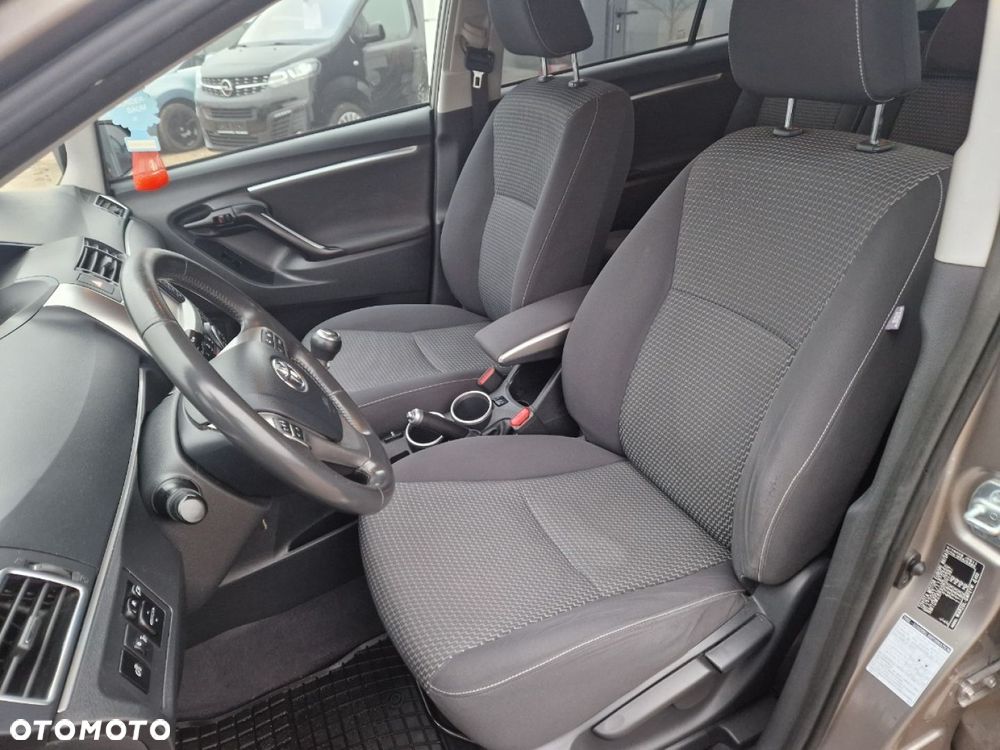 Toyota Verso 1.6 D-4D Premium - 10