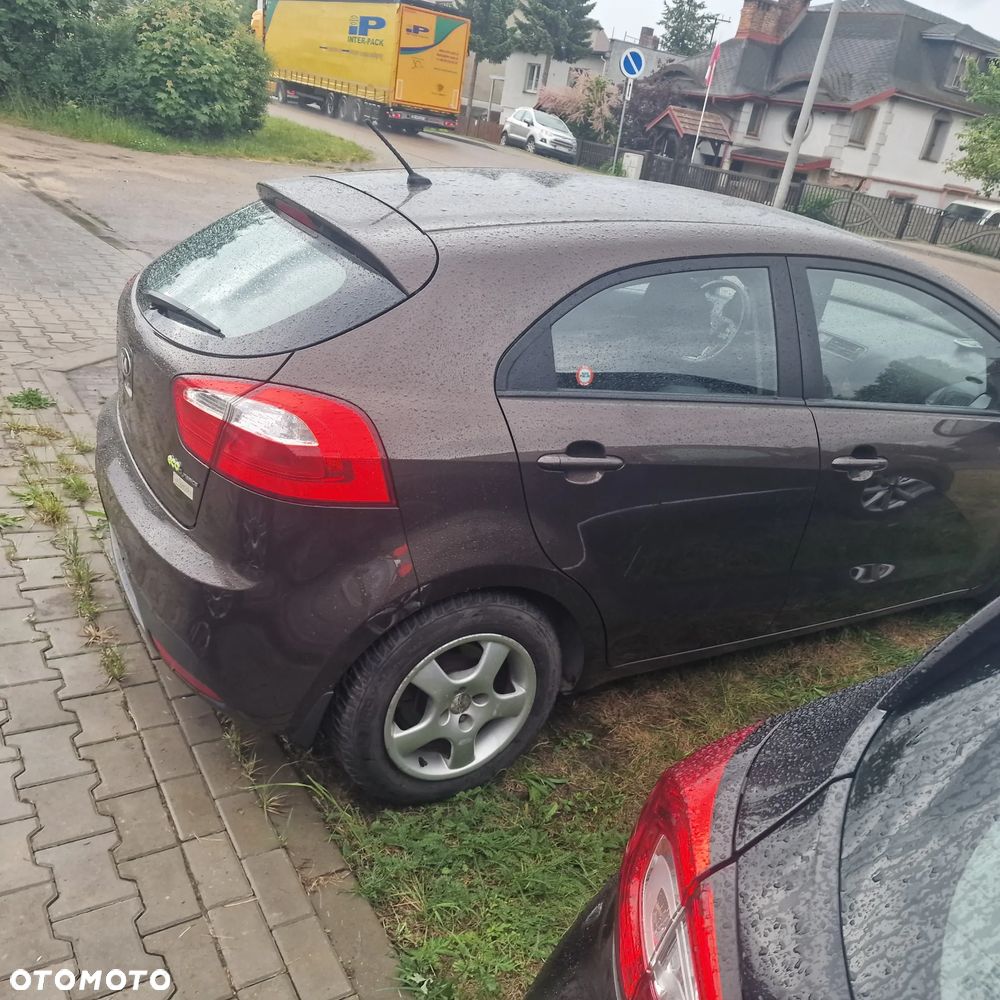 Kia Rio - 3