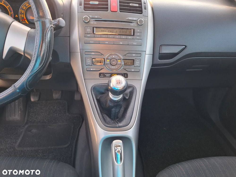 Toyota Auris 1.33 VVT-i - 24