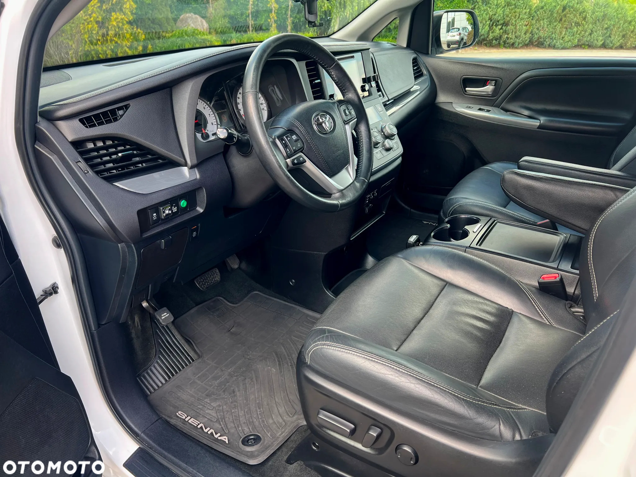 Toyota Sienna 3.5 V6 SE - 23