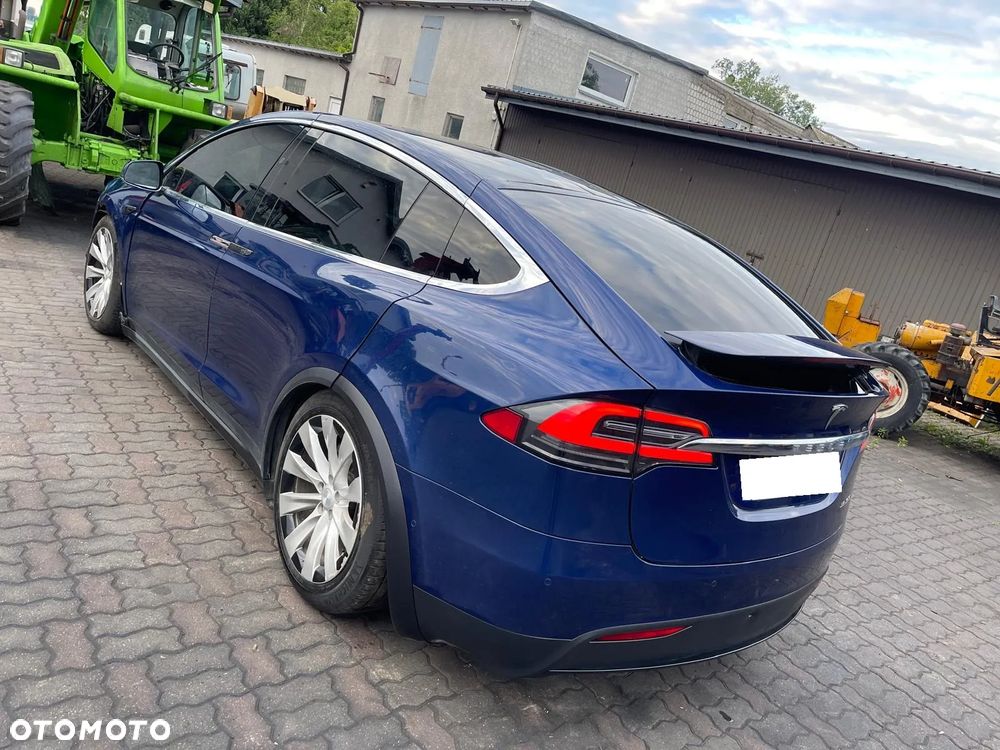 Tesla Model X Long Range - 35