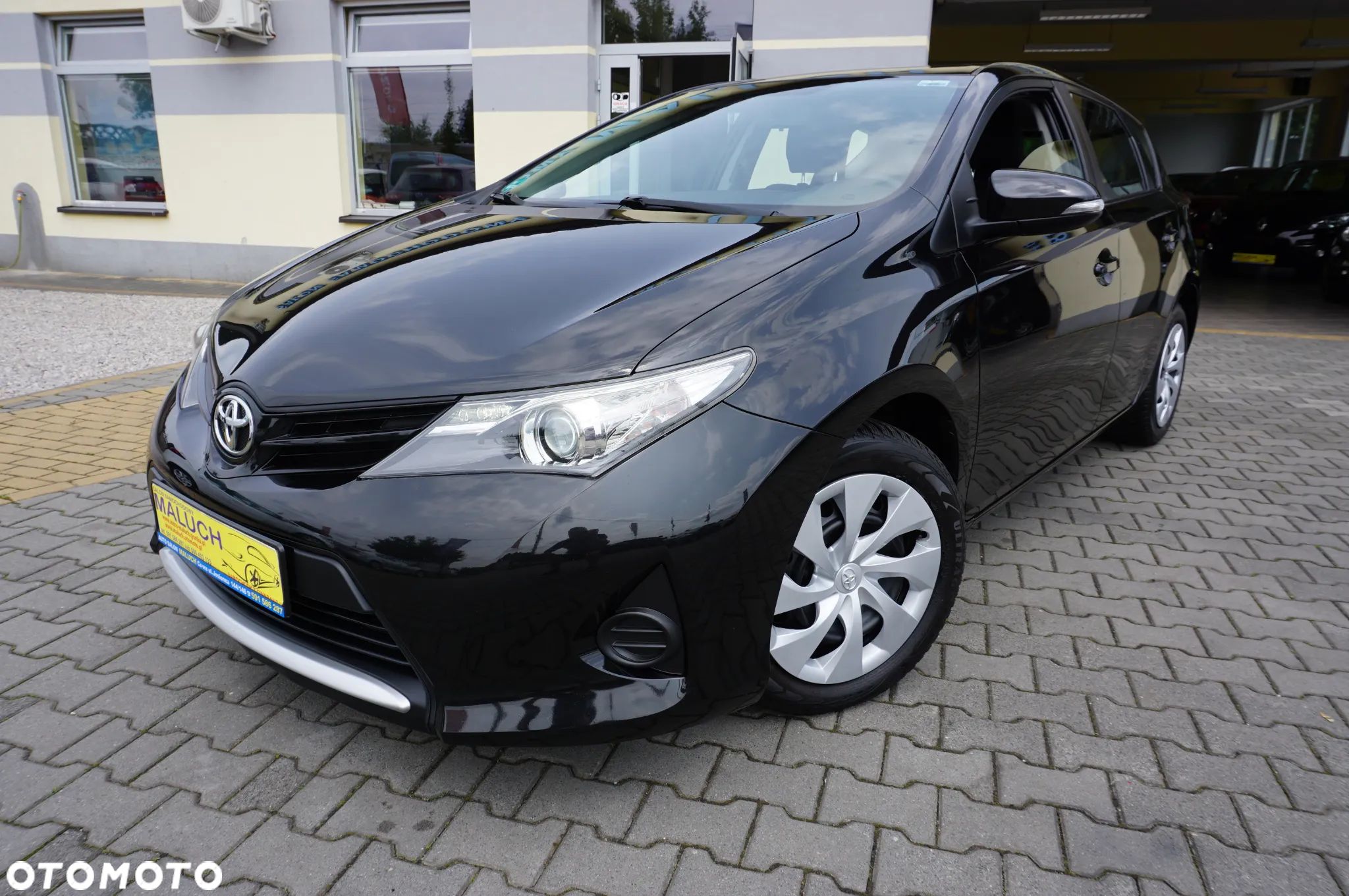Toyota Auris 1.33 Dual-VVT-i Edition - 1
