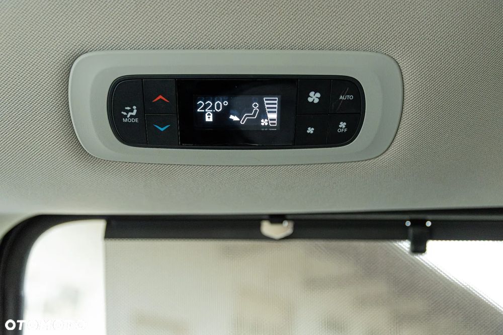 Chrysler Pacifica - 12