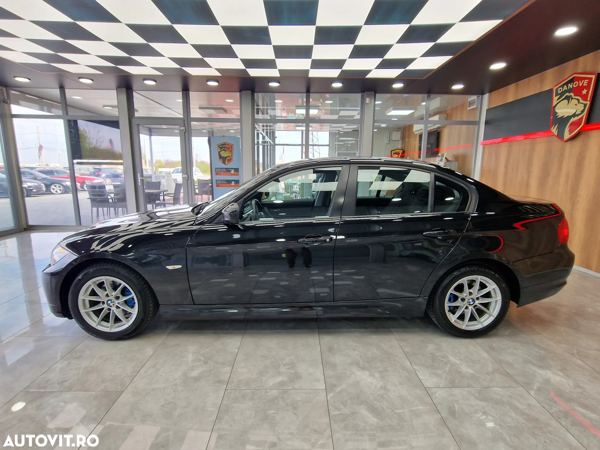BMW Seria 3 318d - 4
