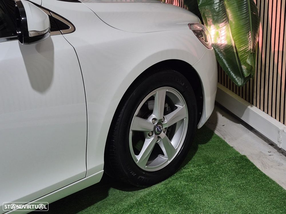 Volvo V40 1.6 D2 Momentum Eco - 9