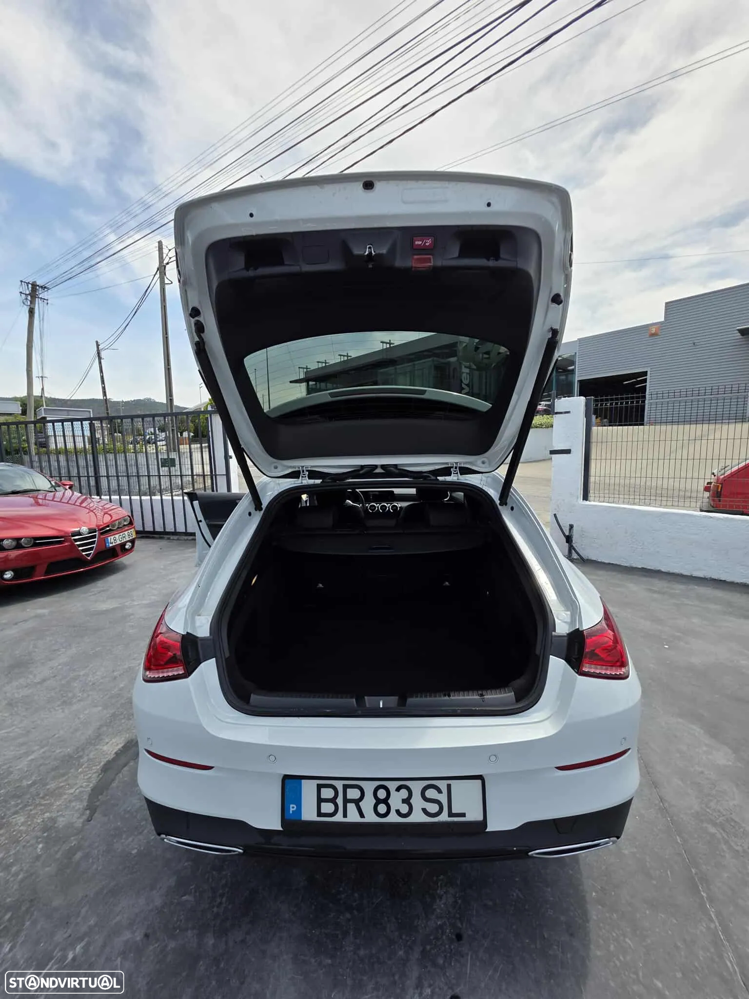Mercedes-Benz CLA 180 d Shooting Brake AMG Line - 8