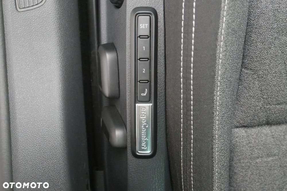 Volkswagen Passat Variant - 34