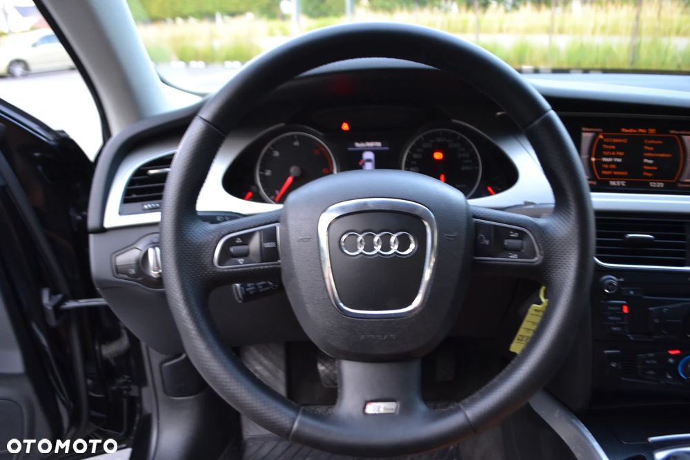 Audi A4 Limousine - 23