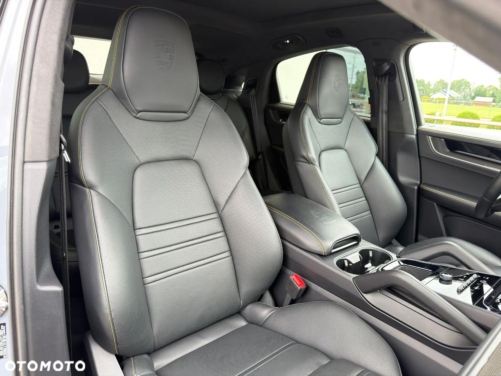 Porsche Cayenne - 16