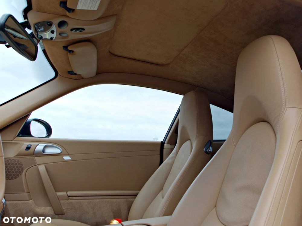Porsche 911 Carrera 4 S Tiptronic - 11