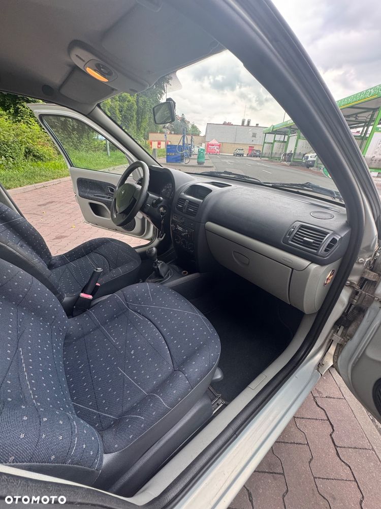 Renault Clio 1.2 16V Alize - 11