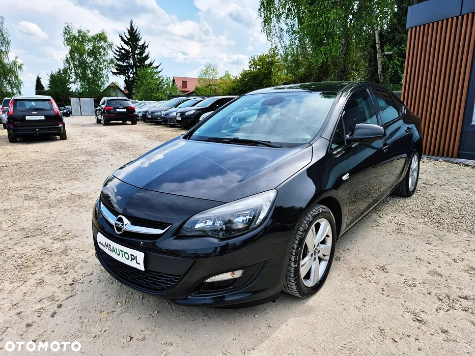 Opel Astra IV 1.4 T Business EU6 - 2