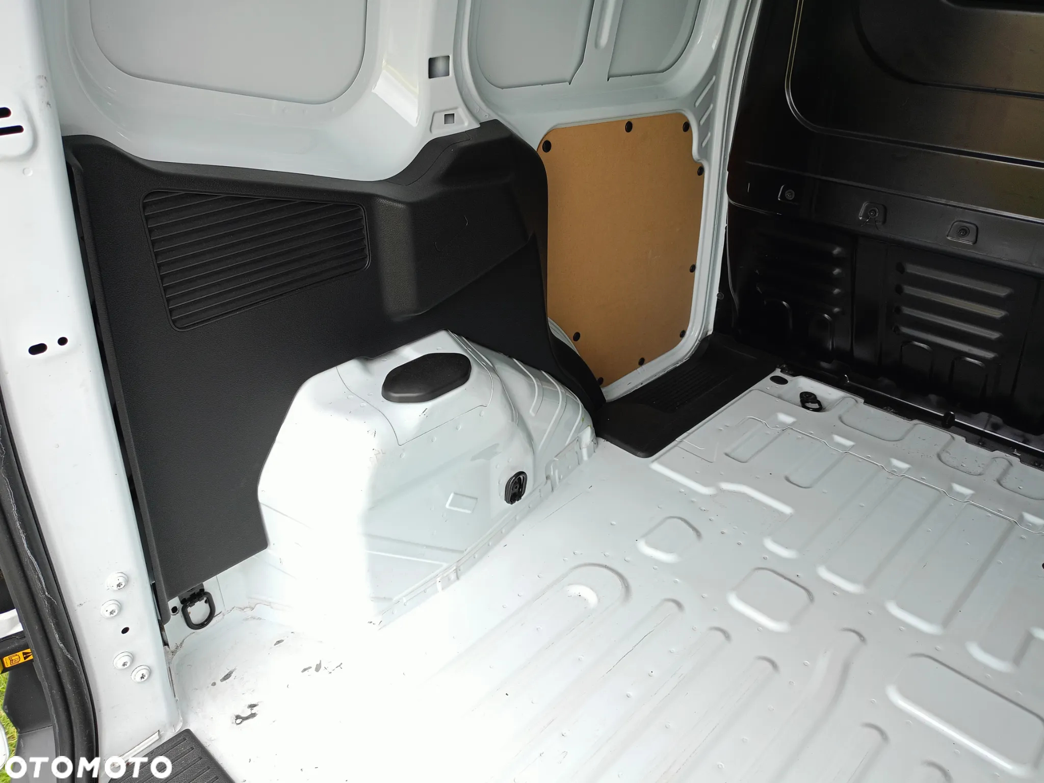 Ford courier - 7