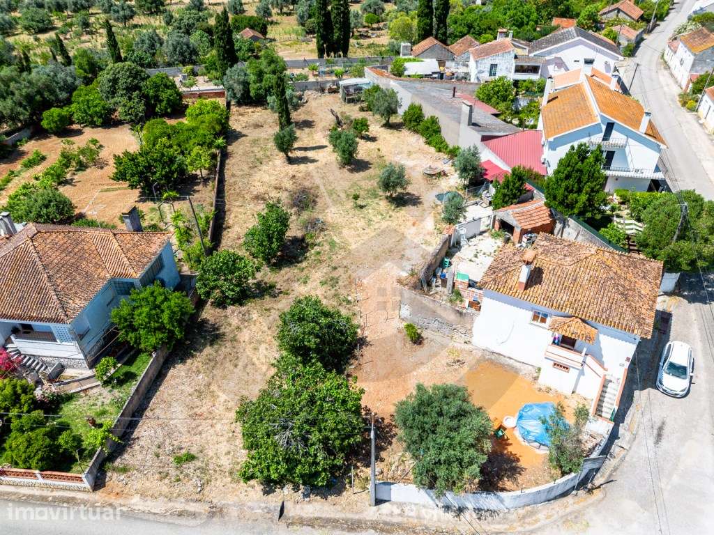 Terreno urbano na aldeia de Parceiros de Igreja - Grande imagem: 2/9