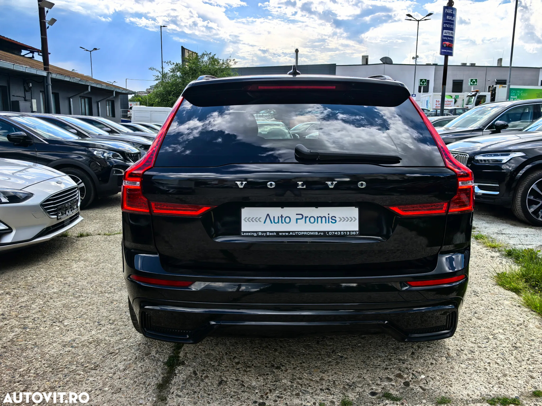 Volvo XC 60 B4 MHEV R-Design - 11