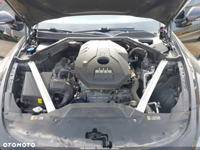 Kia Stinger - 9