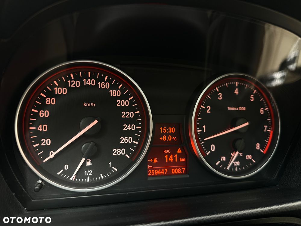 BMW Seria 3 330xi - 26