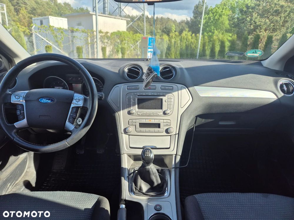 Ford Mondeo 2.0 Trend - 9