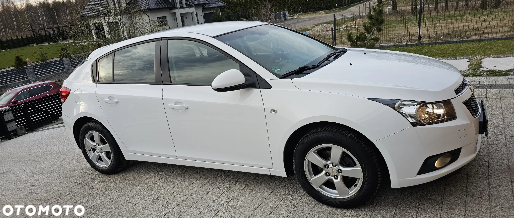 Chevrolet Cruze 1.6 LS+ - 32