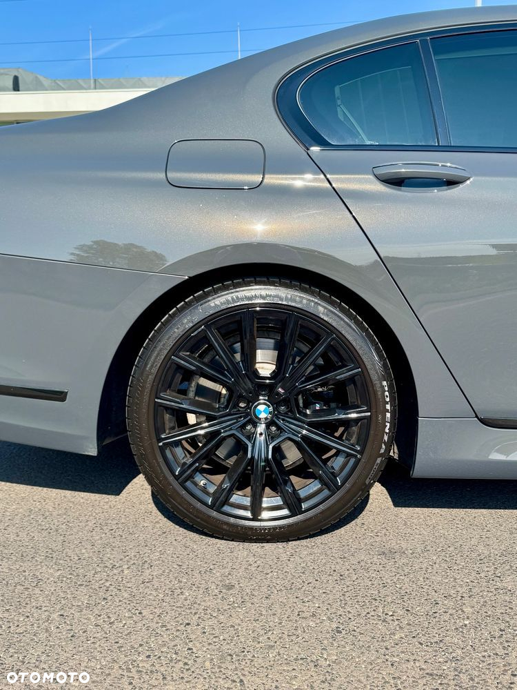 BMW Seria 7 740Ld xDrive - 21