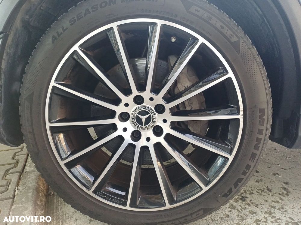 Mercedes-Benz GLC 300 d 4MATIC 9G-TRONIC AMG Line - 28