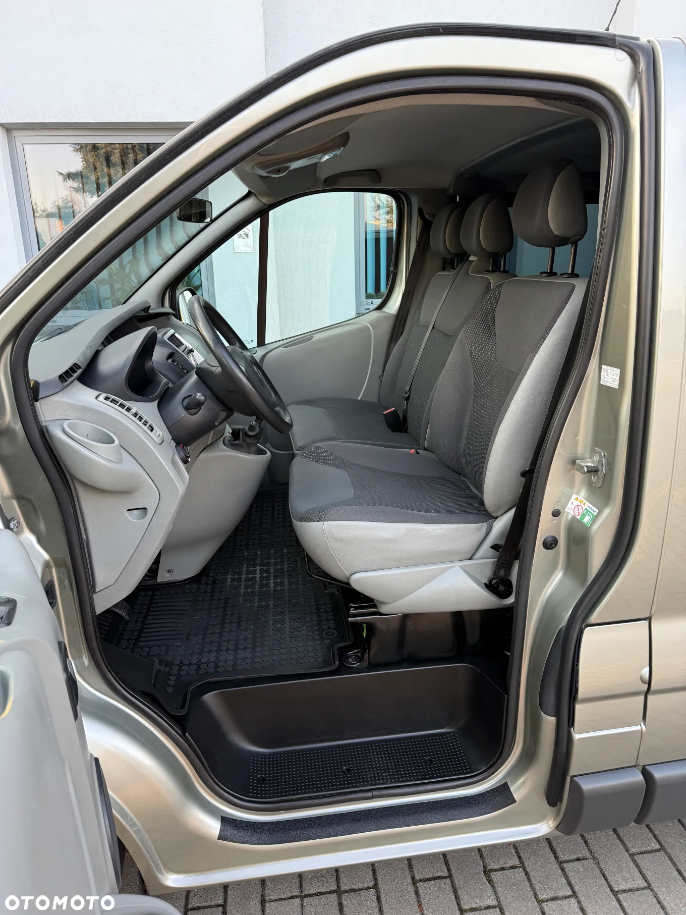 Opel Vivaro - 11