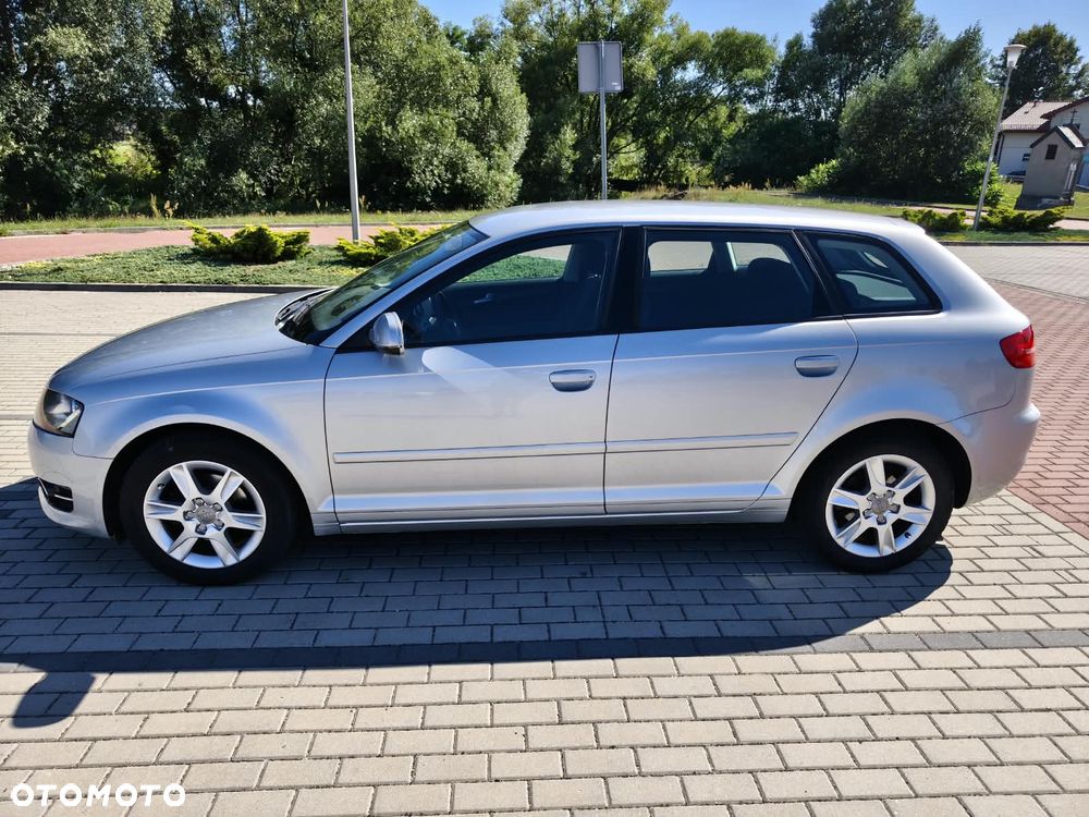 Audi A3 Sportback 1.6 Ambiente - 2