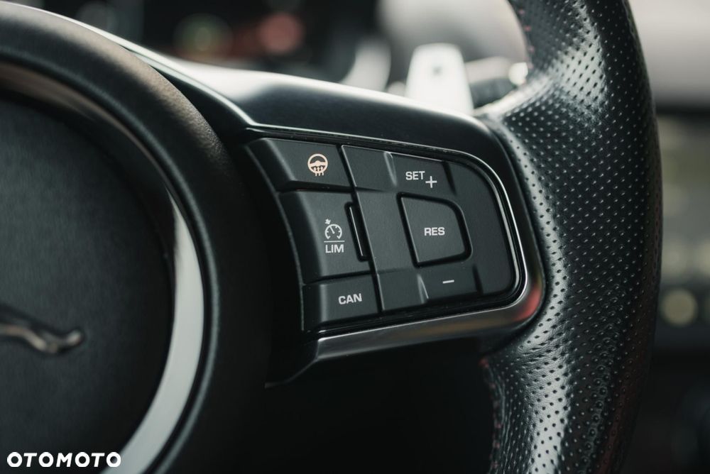 Jaguar F-Type 2.0 Turbo First Edition - 25