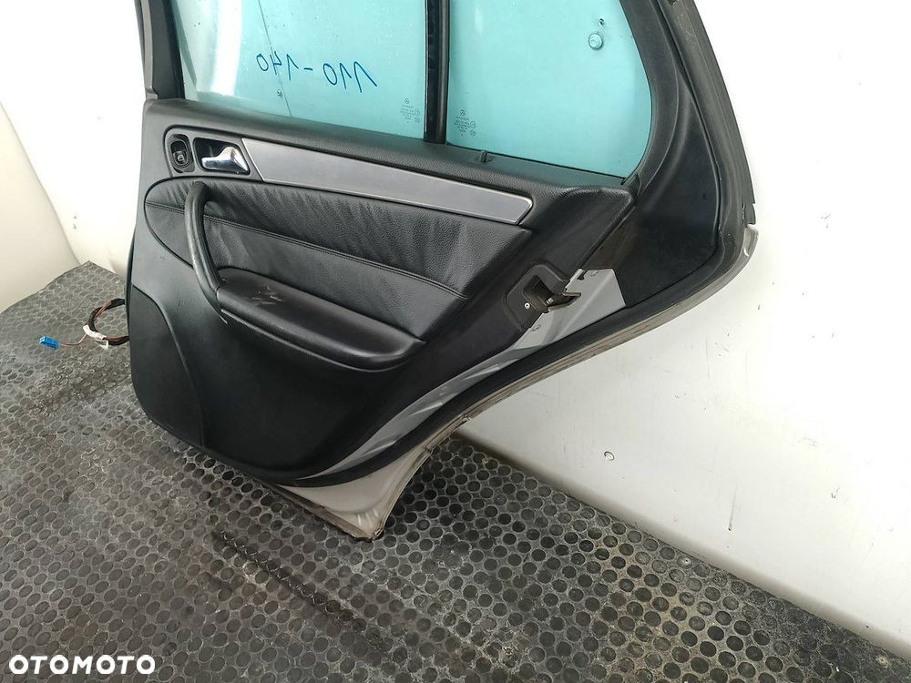 DRZWI TYŁ PRAWY  MERCEDES-BENZ KLASA C W203 744 KOMBI - 3