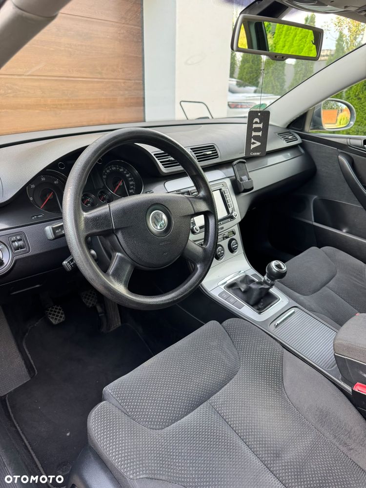 Volkswagen Passat 2.0 TDI Individual - 4