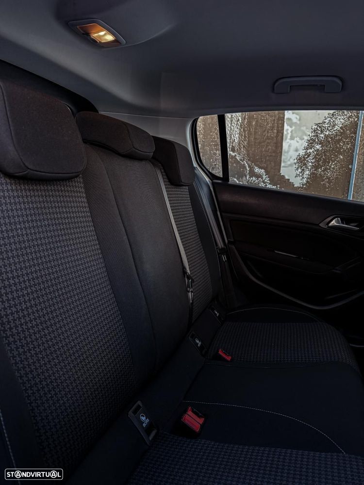 Peugeot 308 1.5 BlueHDi Business Line — fotografia 5