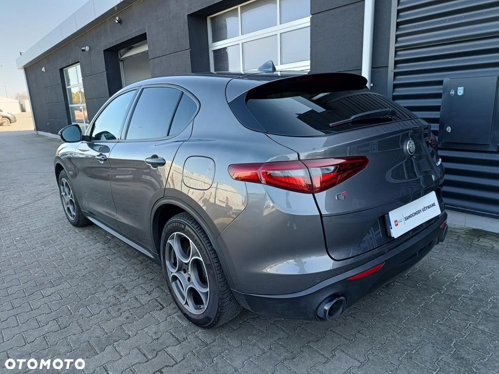 Alfa Romeo Stelvio 2.0 Turbo Sprint Q4 - 12