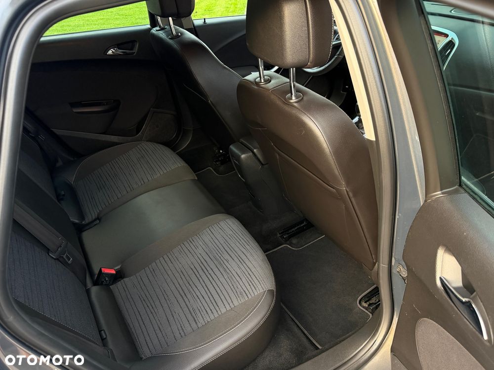 Opel Astra 1.4 Turbo Color Edition - 17