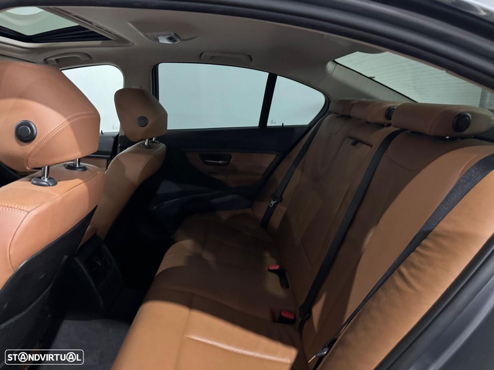 BMW 328 i Auto Pack M - 13