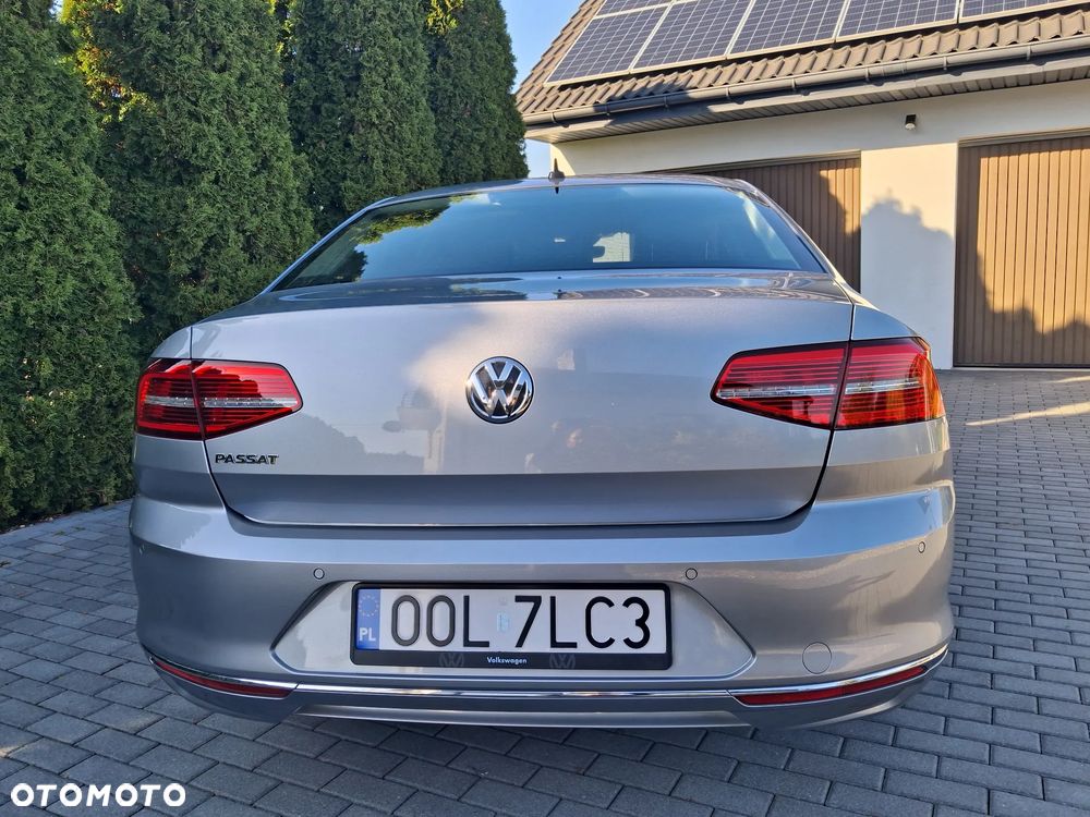 Volkswagen Passat - 9