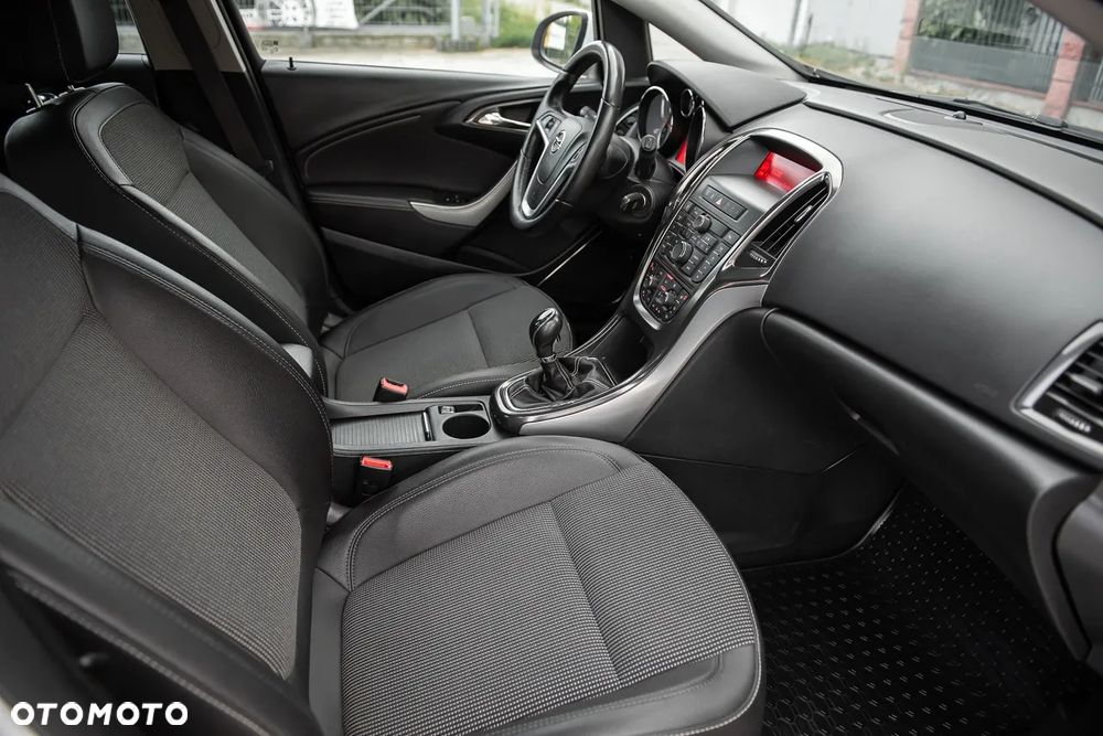 Opel Astra 1.4 Turbo - 28