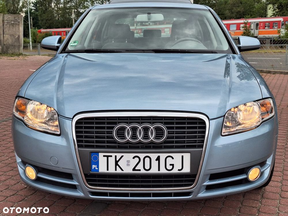 Audi A4 Limousine - 8