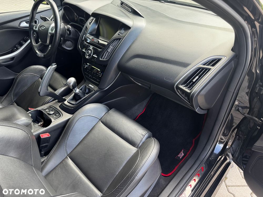 Ford Focus 2.0 EcoBoost ST-2 - 19
