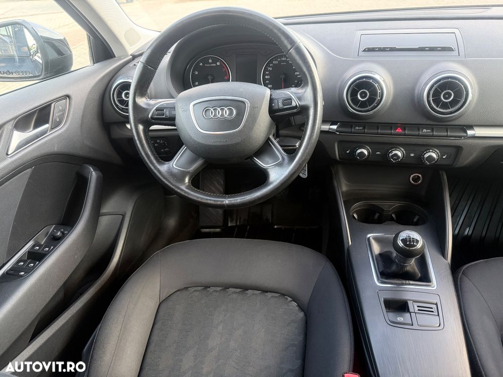 Audi A3 Sportback 1.2 TFSI Attraction - 4