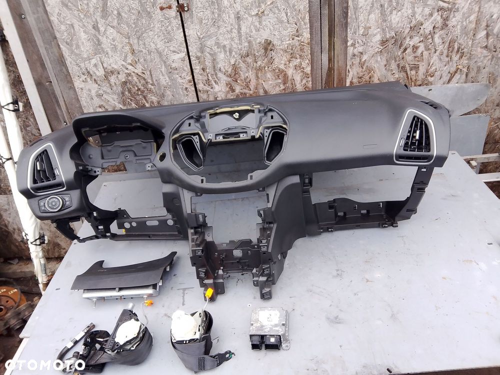 deska rozdzielcza airbag pasy sensor ford b-max