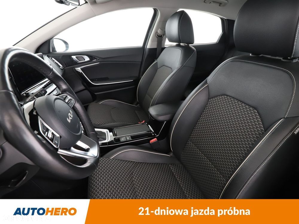 Kia XCeed - 11