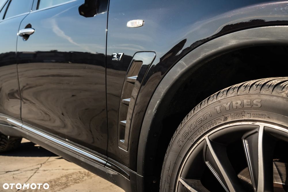 Infiniti QX70 - 15