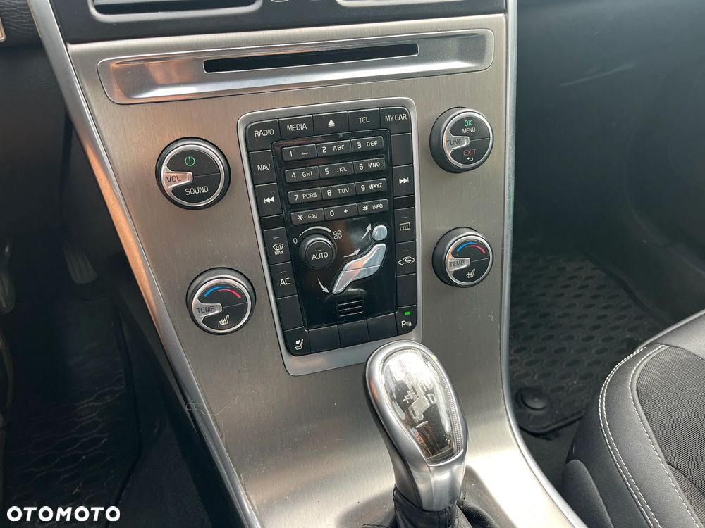 Volvo XC 60 D4 Geartronic Momentum - 12