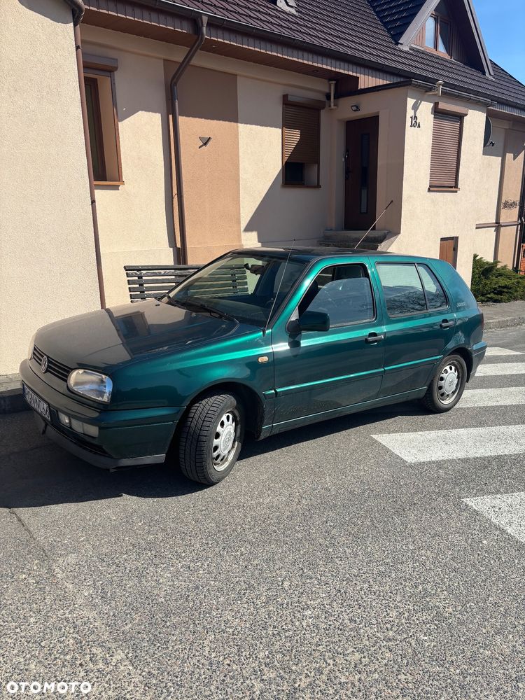 Volkswagen Golf - 1