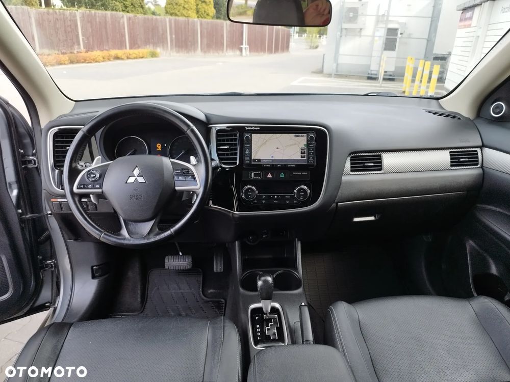 Mitsubishi Outlander 2.0 4WD CVT Diamant Edition+ - 13