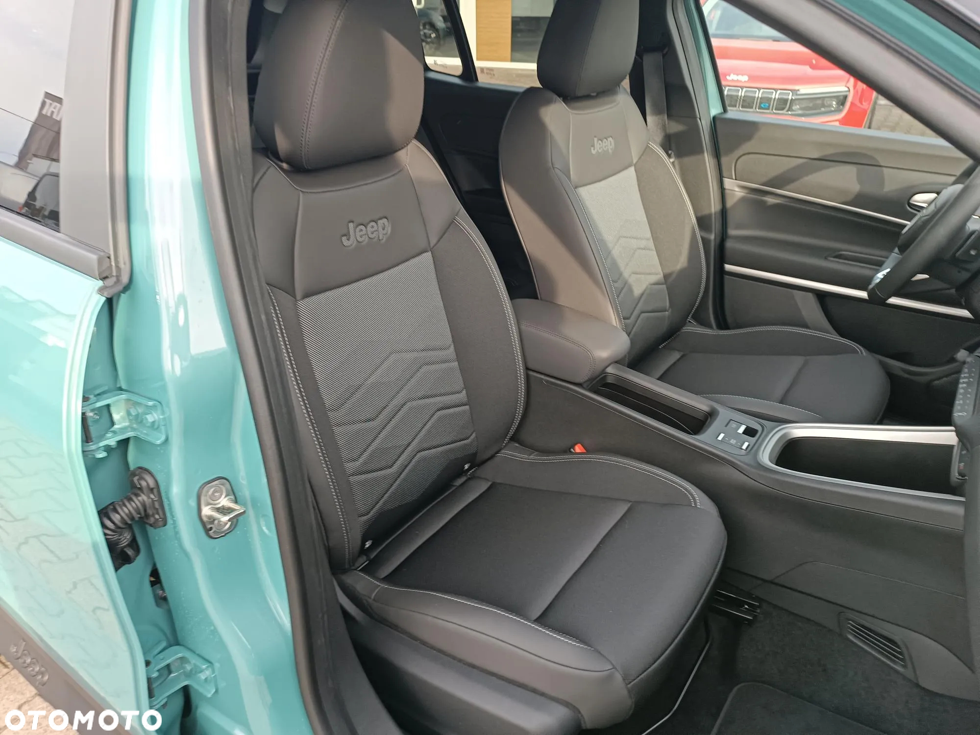 Jeep Avenger 1.2 T3 mHEV Altitude FWD eDCT6 - 12
